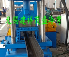 高速公路護欄成型機